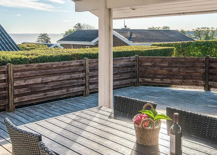 Seaside Haven With Open Terrace * Sønder Bjert