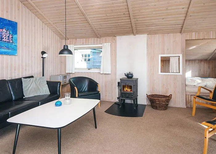 Seaside Haven With Open Terrace בית נופש