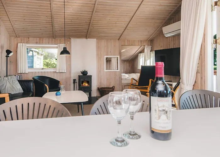 Seaside Haven With Open Terrace בית נופש *